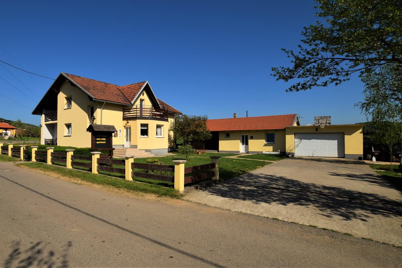 Apartment Gacka Оточац Екстер'єр фото