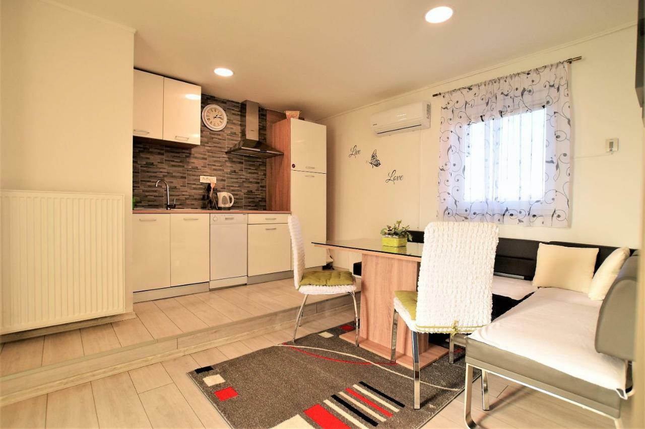 Apartment Gacka Оточац Екстер'єр фото