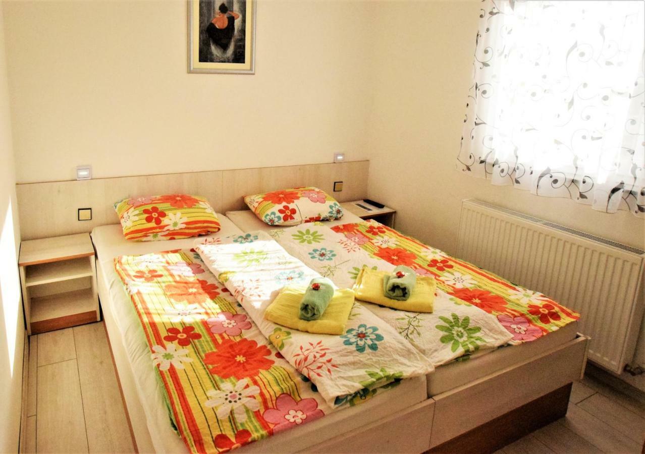 Apartment Gacka Оточац Екстер'єр фото